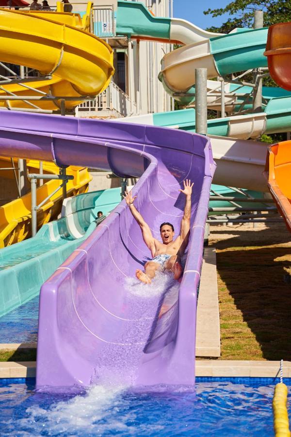 Hotel Gran Evenia Bijao Santa Clara  Esterno foto A water slide