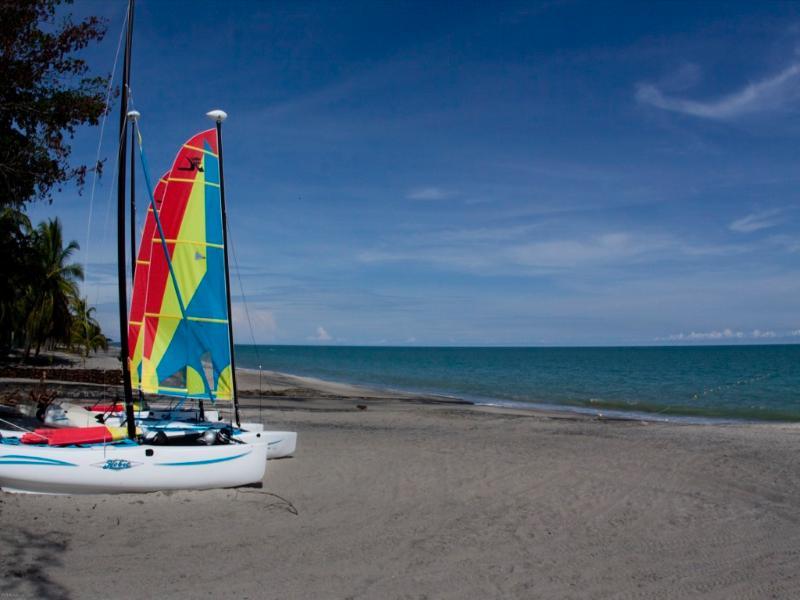 Hotel Gran Evenia Bijao Santa Clara  Esterno foto Beach at the Lake Ontario shore