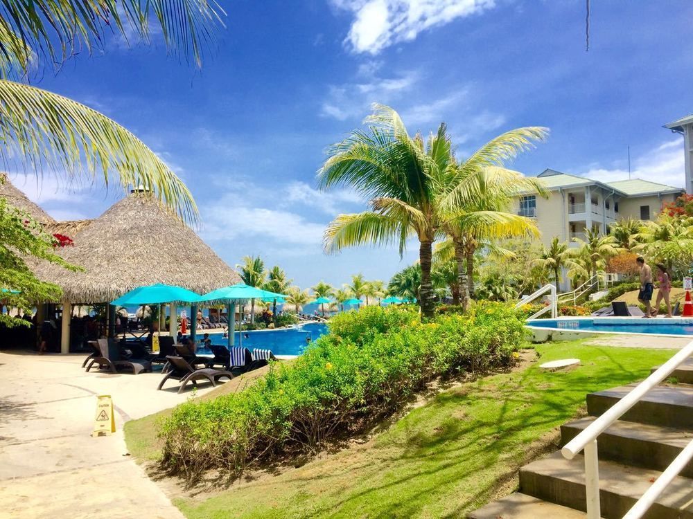 Hotel Gran Evenia Bijao Santa Clara  Esterno foto The pool at the Sheraton Resort Fiji